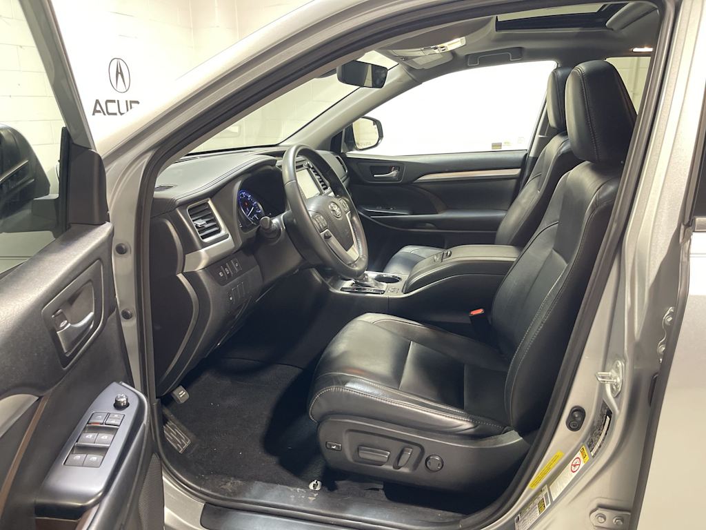 Thumbnail: 2018 Toyota Highlander - 11