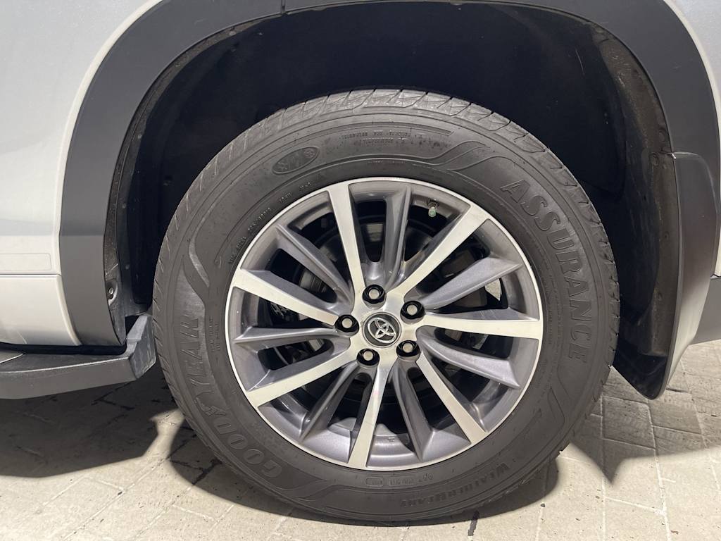 Thumbnail: 2018 Toyota Highlander - 8