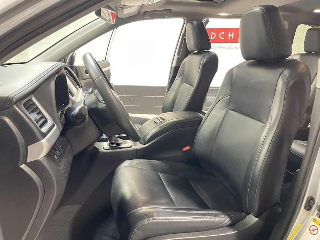 Thumbnail: 2018 Toyota Highlander - 12