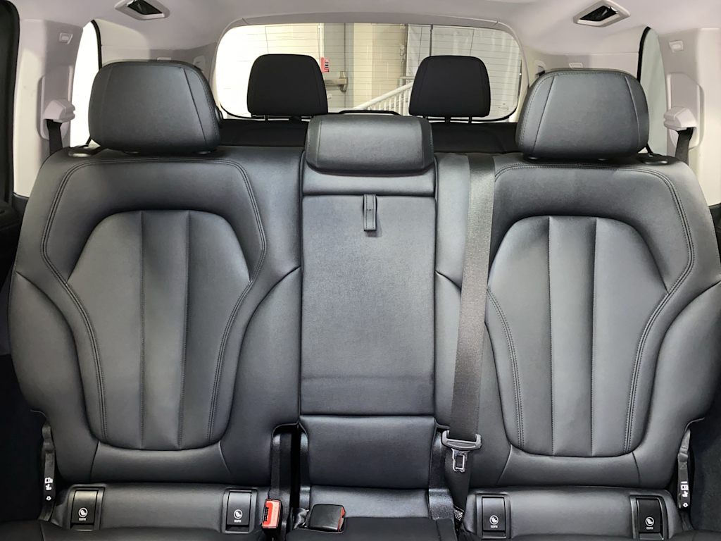 Thumbnail: 2022 BMW X7 - 21