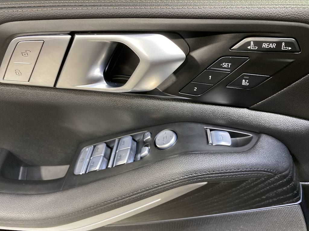 Thumbnail: 2022 BMW X7 - 22