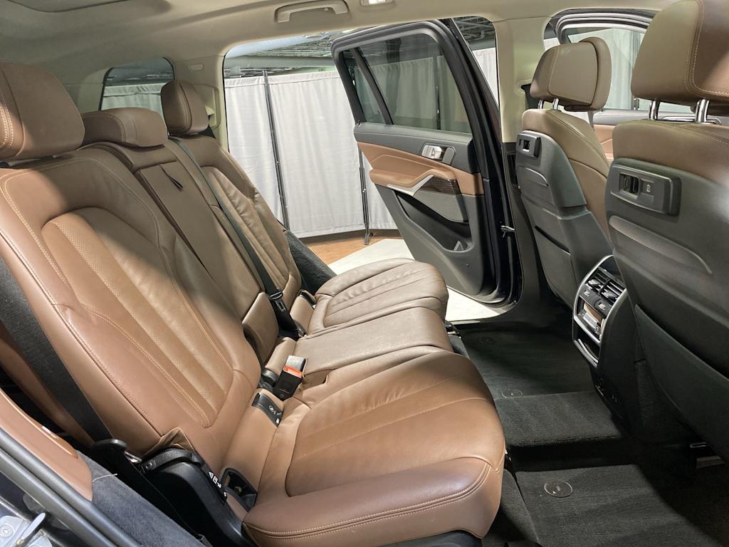 Thumbnail: 2019 BMW X7 - 19