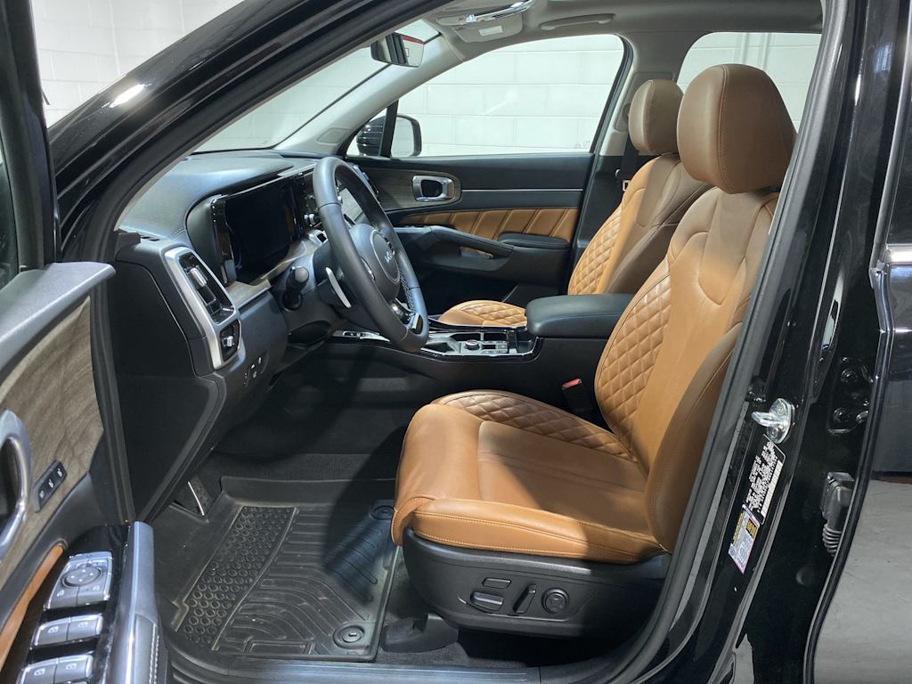 Thumbnail: 2022 Kia Sorento - 9