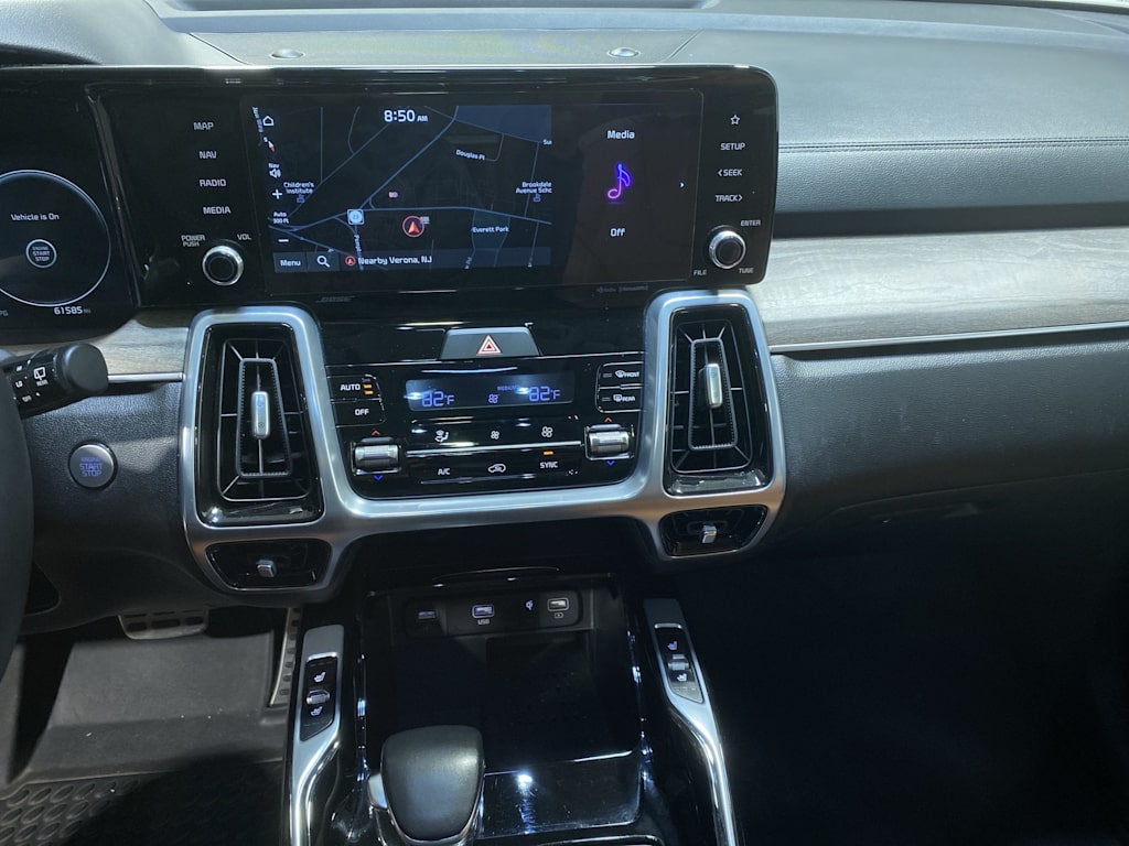 Thumbnail: 2022 Kia Sorento - 21
