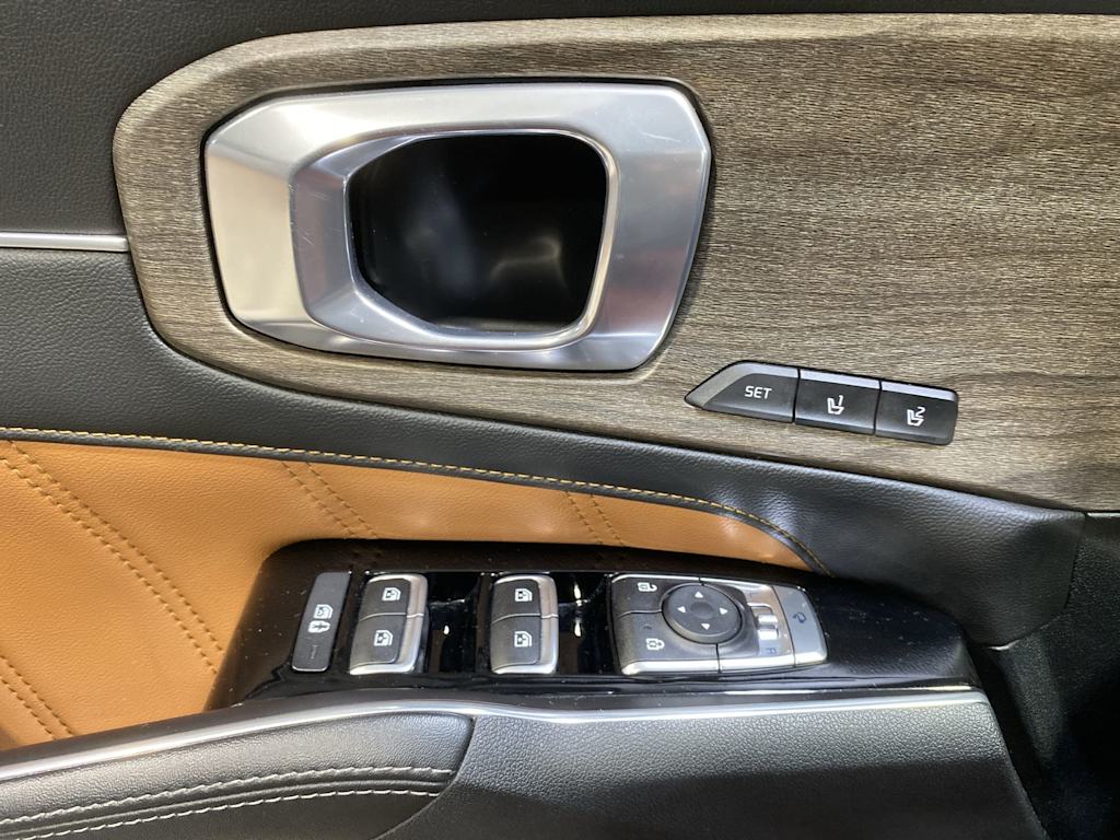 Thumbnail: 2022 Kia Sorento - 23