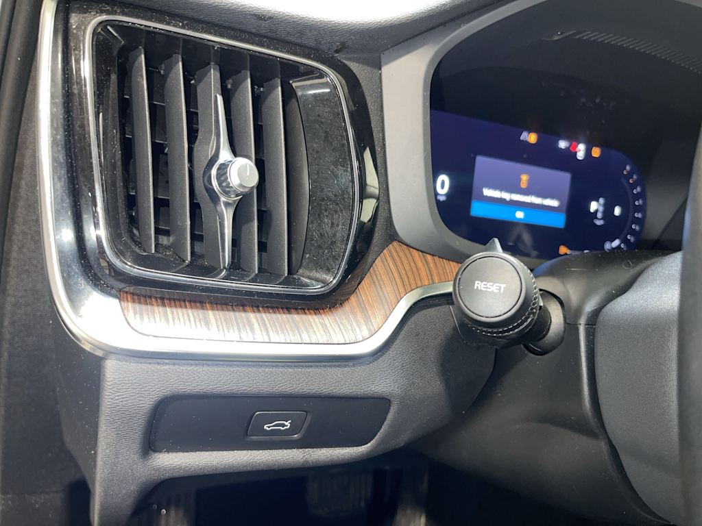Thumbnail: 2024 Volvo S60 - 23