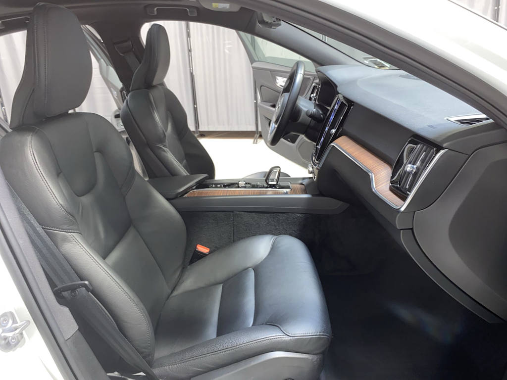 Thumbnail: 2023 Volvo S60 - 19