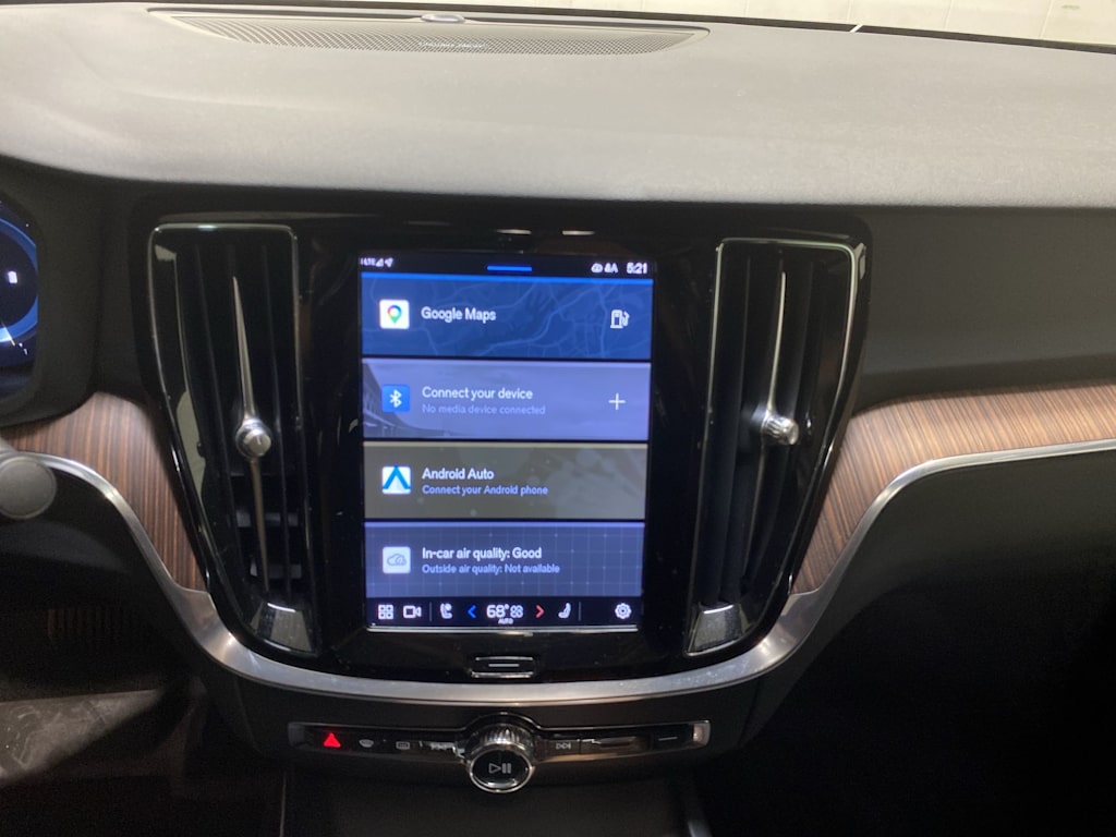 Thumbnail: 2023 Volvo S60 - 13