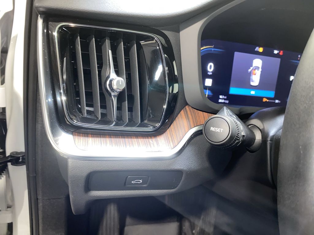 Thumbnail: 2023 Volvo S60 - 24