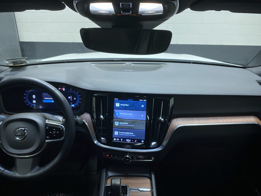 Thumbnail: 2023 Volvo S60 - 2