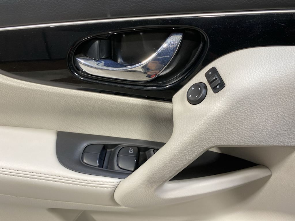 Thumbnail: 2019 Nissan Rogue Sport - 23
