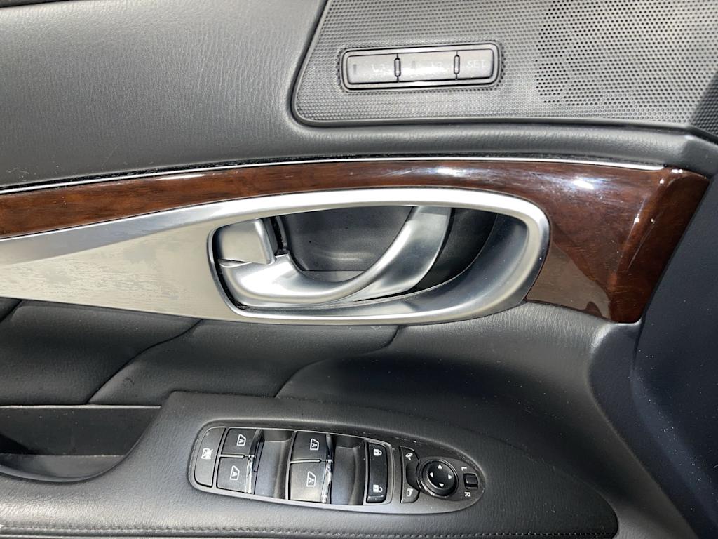Thumbnail: 2019 INFINITI Q70 - 23