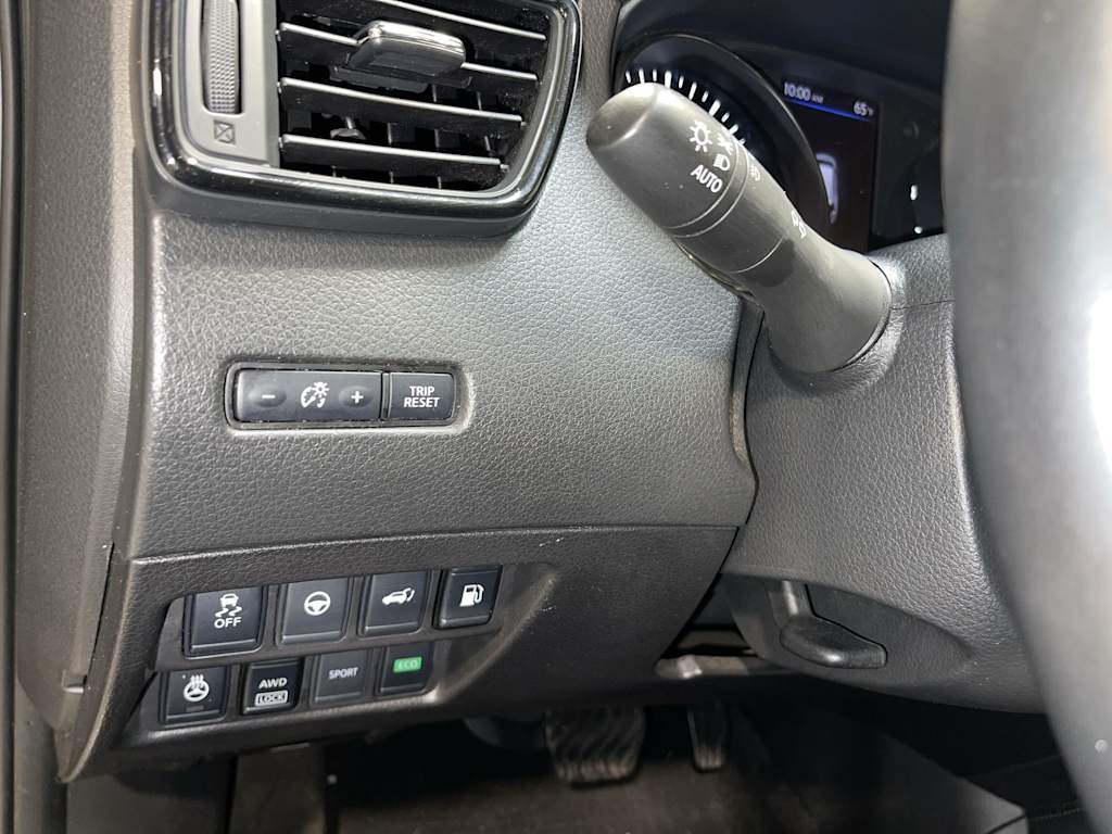 Thumbnail: 2018 Nissan Rogue - 24