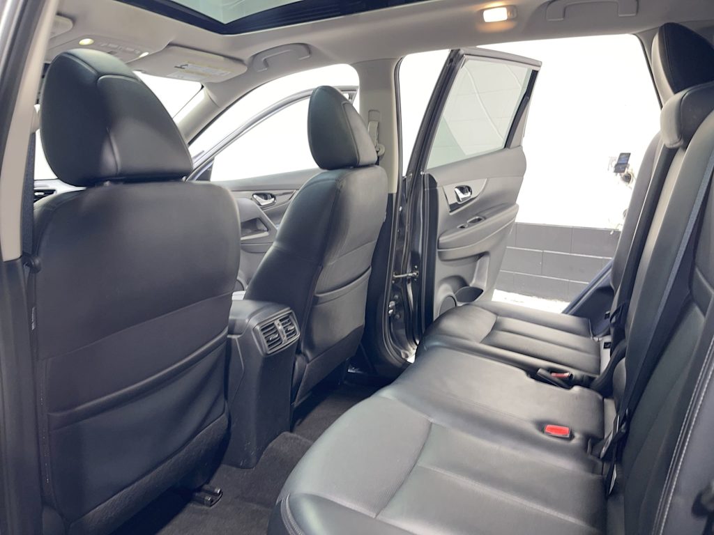 Thumbnail: 2018 Nissan Rogue - 13