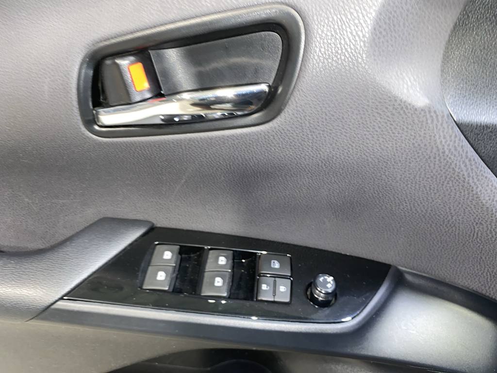 Thumbnail: 2016 Toyota Prius - 23