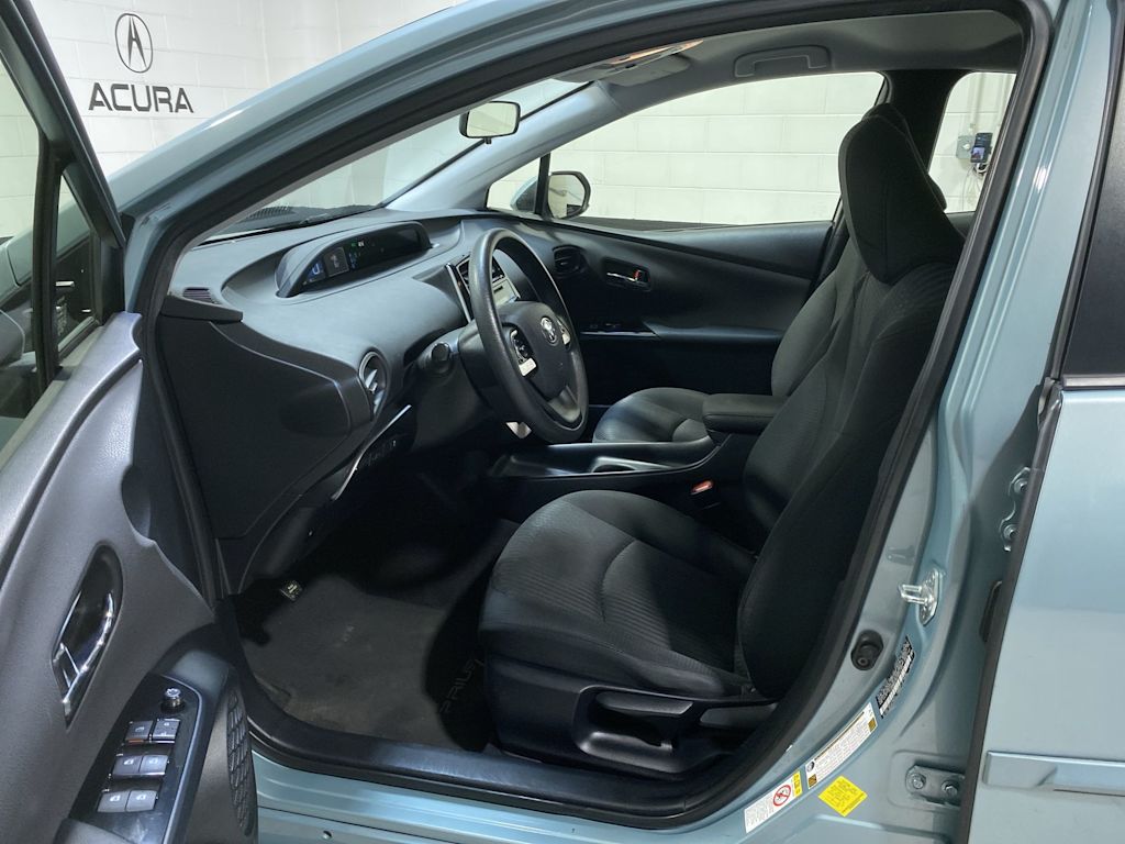 Thumbnail: 2016 Toyota Prius - 13