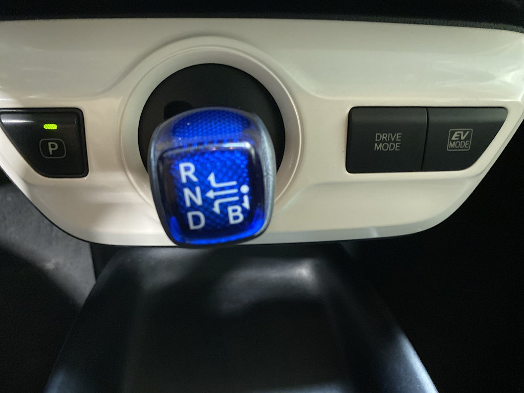 Thumbnail: 2016 Toyota Prius - 21