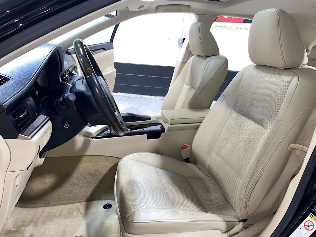 Thumbnail: 2015 Lexus ES - 12