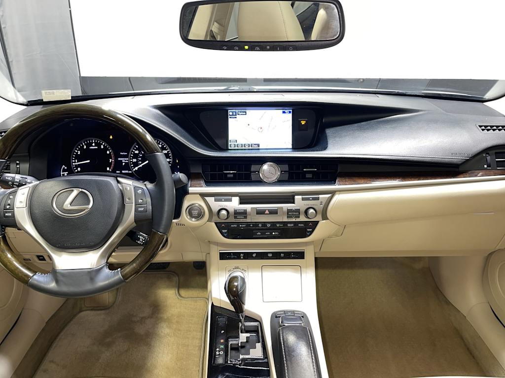 Thumbnail: 2015 Lexus ES - 2
