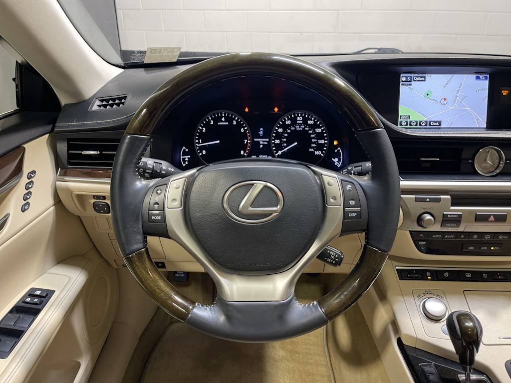 Thumbnail: 2015 Lexus ES - 10
