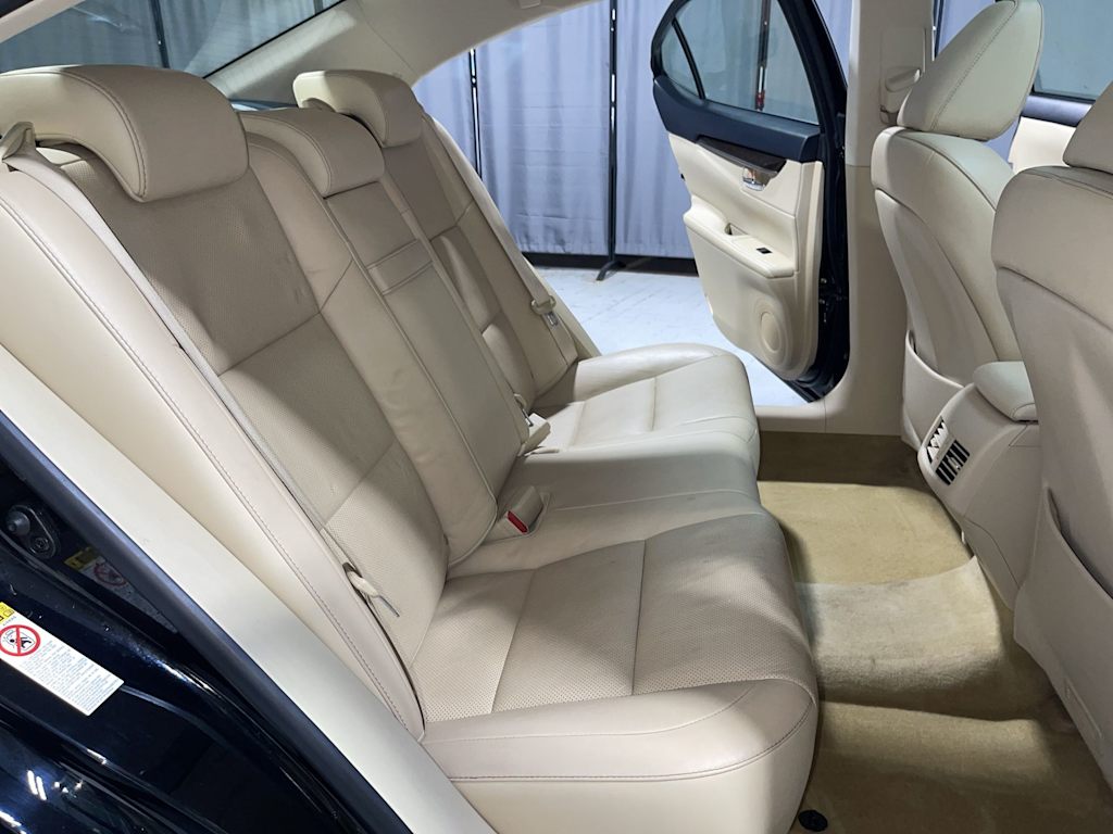 Thumbnail: 2015 Lexus ES - 18