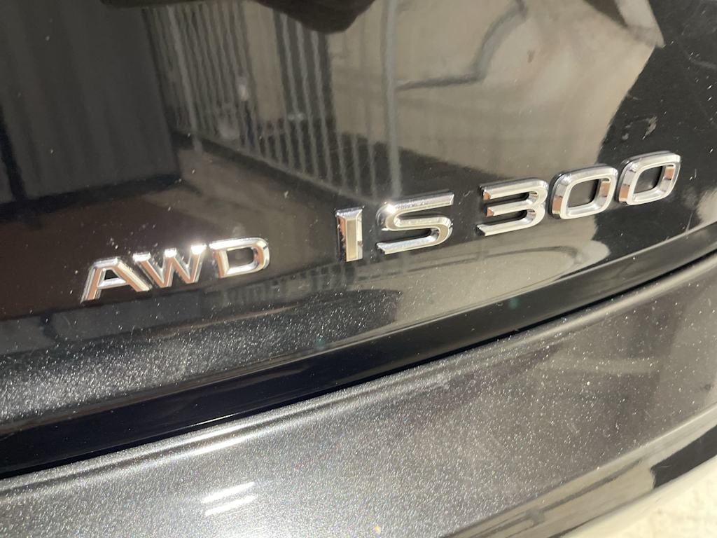 Thumbnail: 2019 Lexus IS - 7