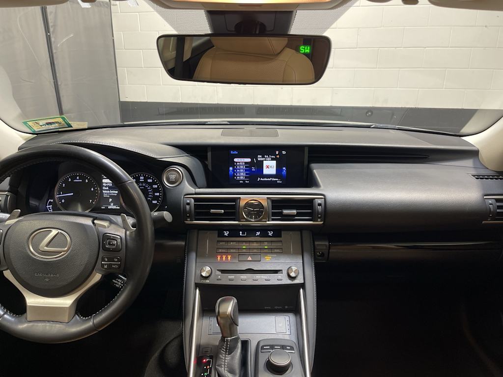 Thumbnail: 2019 Lexus IS - 2