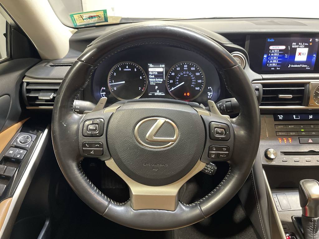 Thumbnail: 2019 Lexus IS - 10