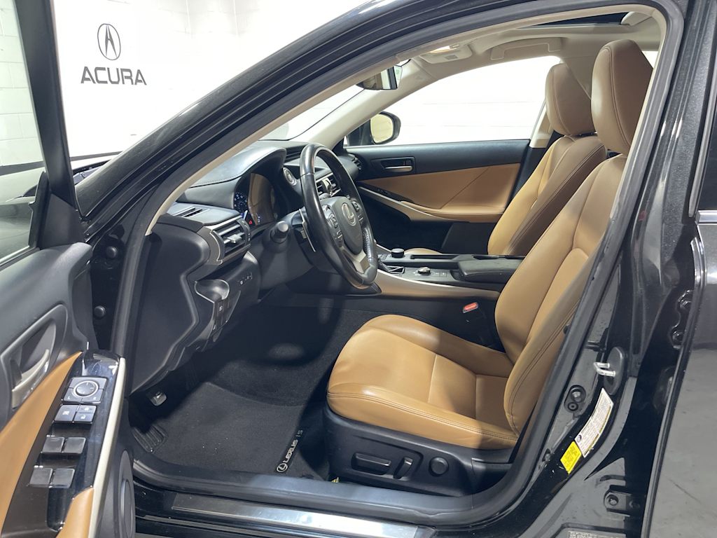 Thumbnail: 2019 Lexus IS - 13