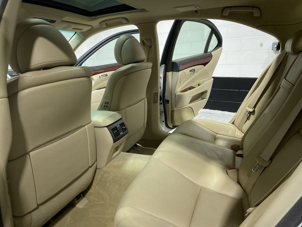 Thumbnail: 2012 Lexus LS - 12