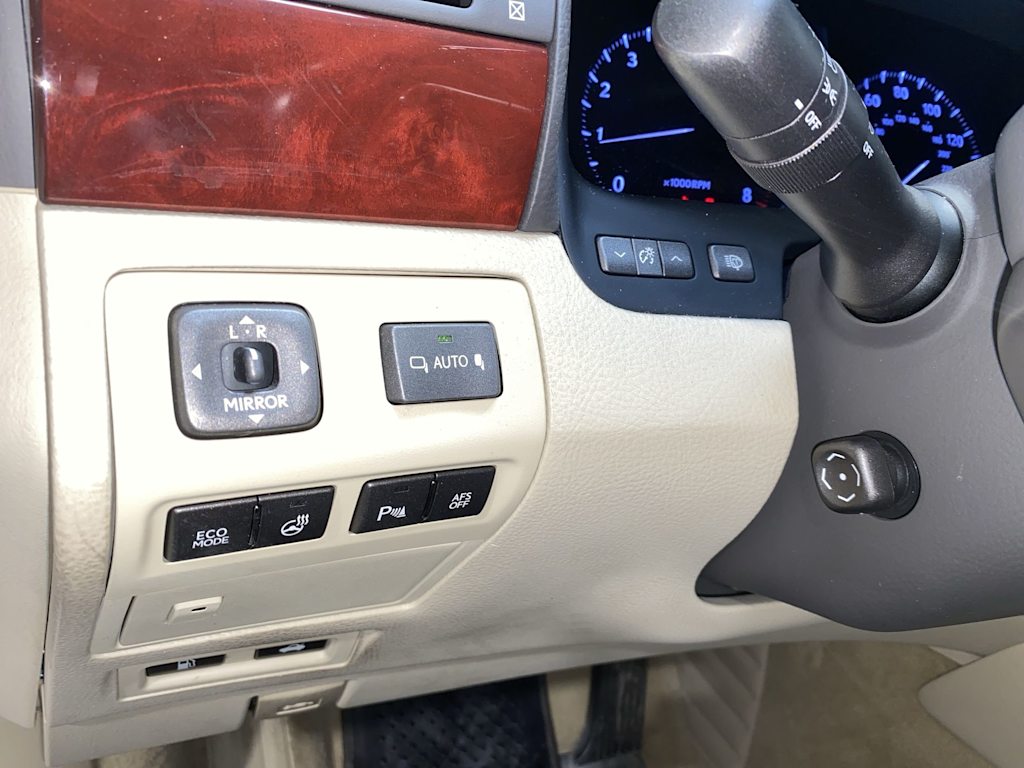 Thumbnail: 2012 Lexus LS - 24