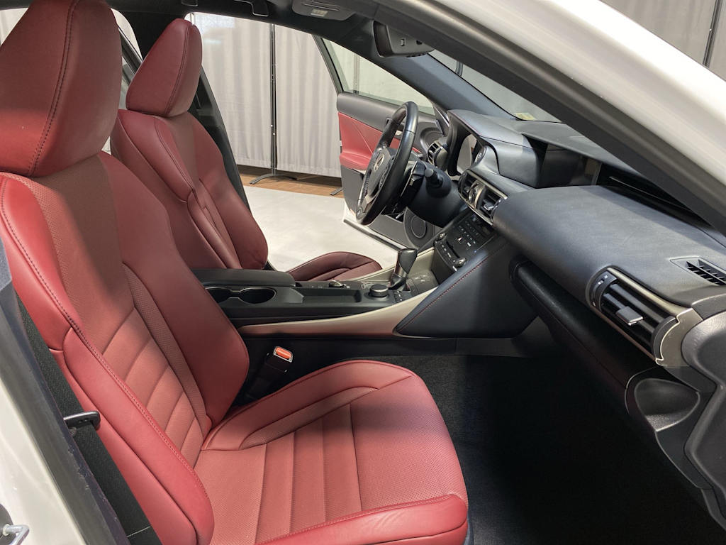 2020 Lexus IS 350 21