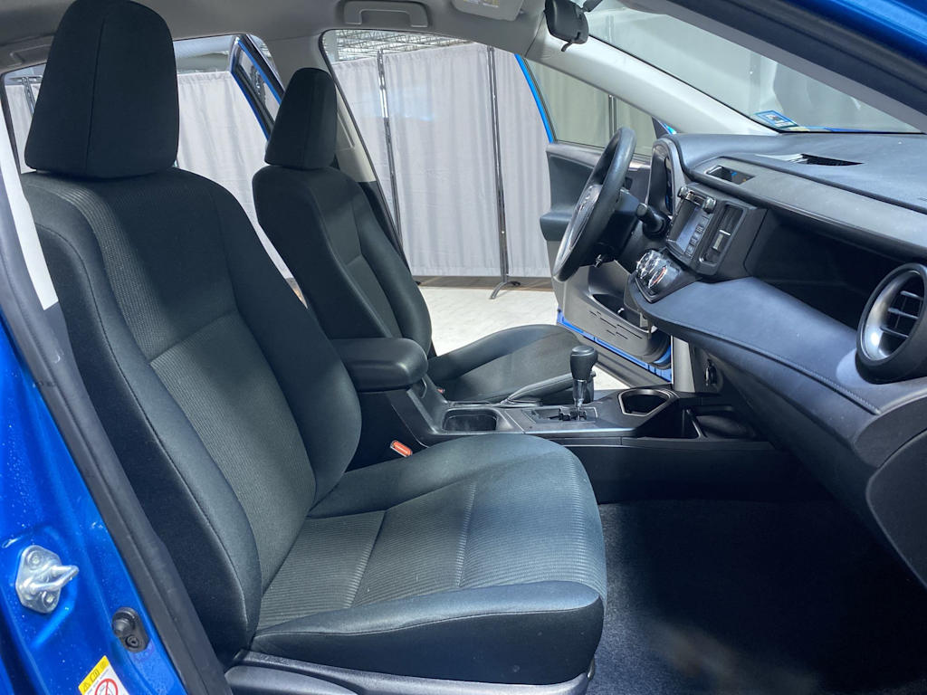 Thumbnail: 2018 Toyota RAV4 - 21
