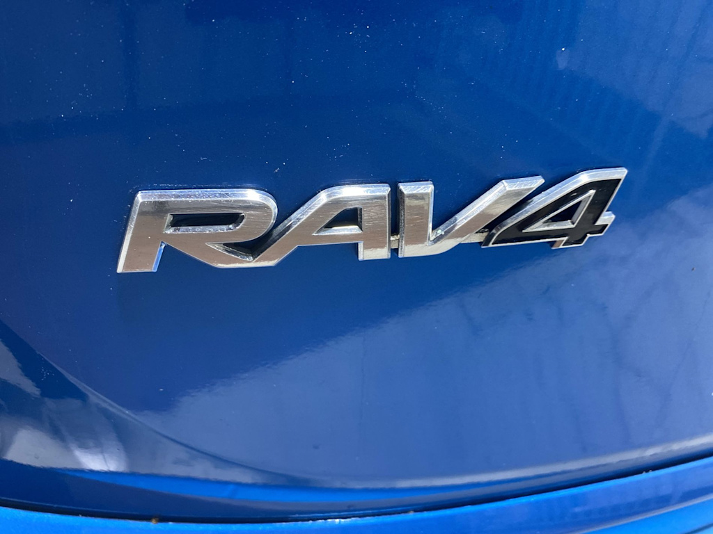 Thumbnail: 2018 Toyota RAV4 - 7