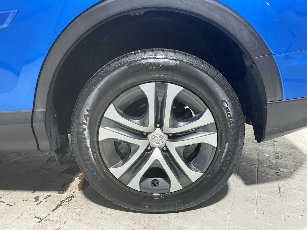 Thumbnail: 2018 Toyota RAV4 - 8