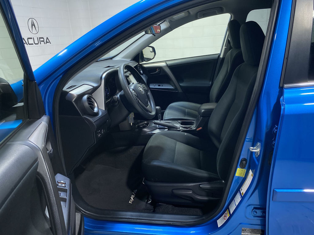 Thumbnail: 2018 Toyota RAV4 - 11