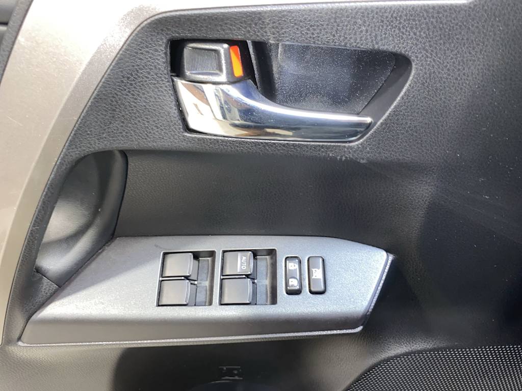 Thumbnail: 2018 Toyota RAV4 - 23