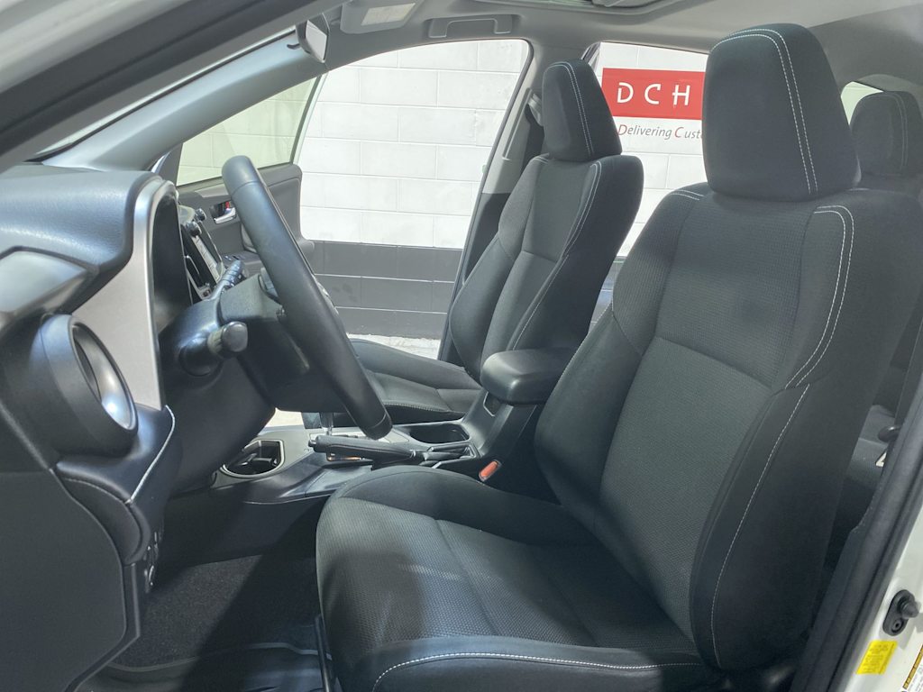 Thumbnail: 2018 Toyota RAV4 - 12
