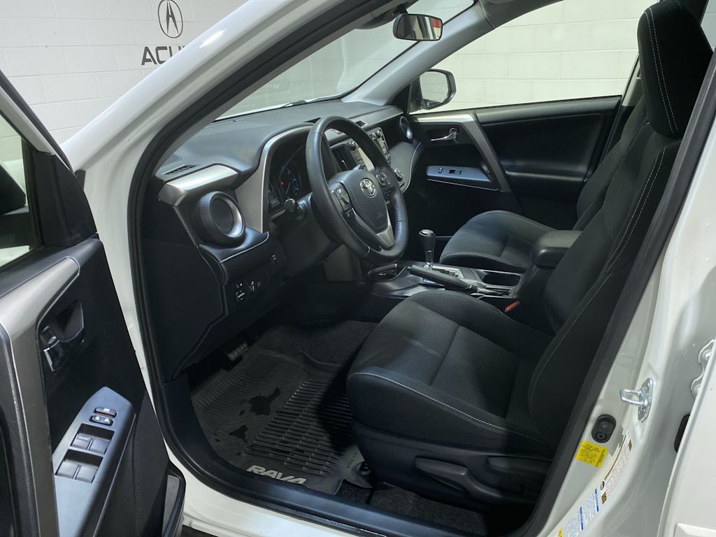 Thumbnail: 2018 Toyota RAV4 - 11