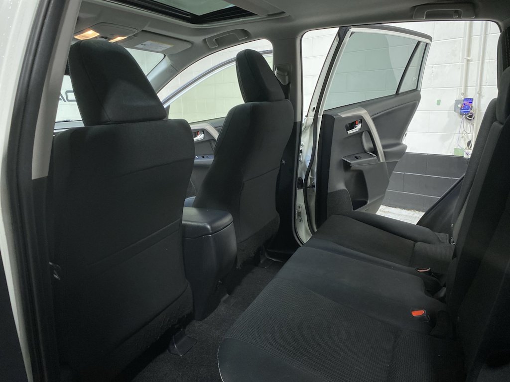 Thumbnail: 2018 Toyota RAV4 - 13
