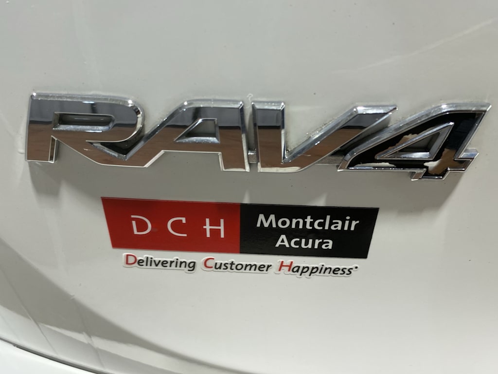 Thumbnail: 2018 Toyota RAV4 - 7
