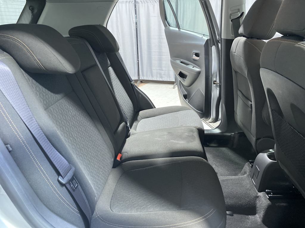 Thumbnail: 2018 Chevrolet Trax - 19