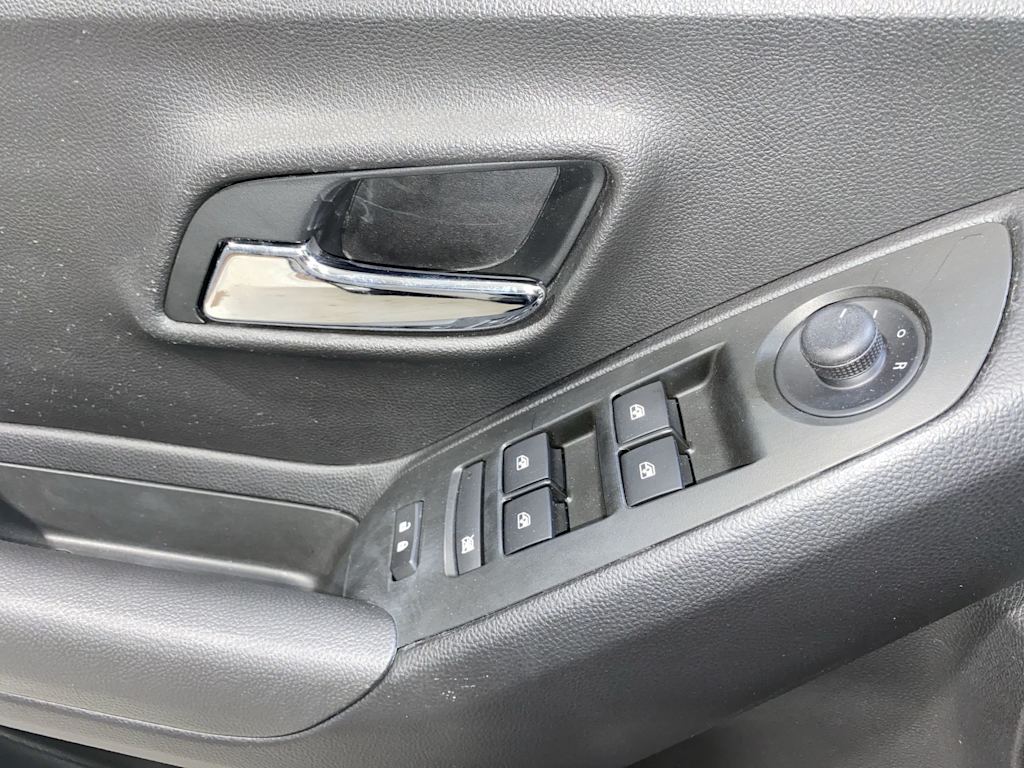 Thumbnail: 2018 Chevrolet Trax - 23