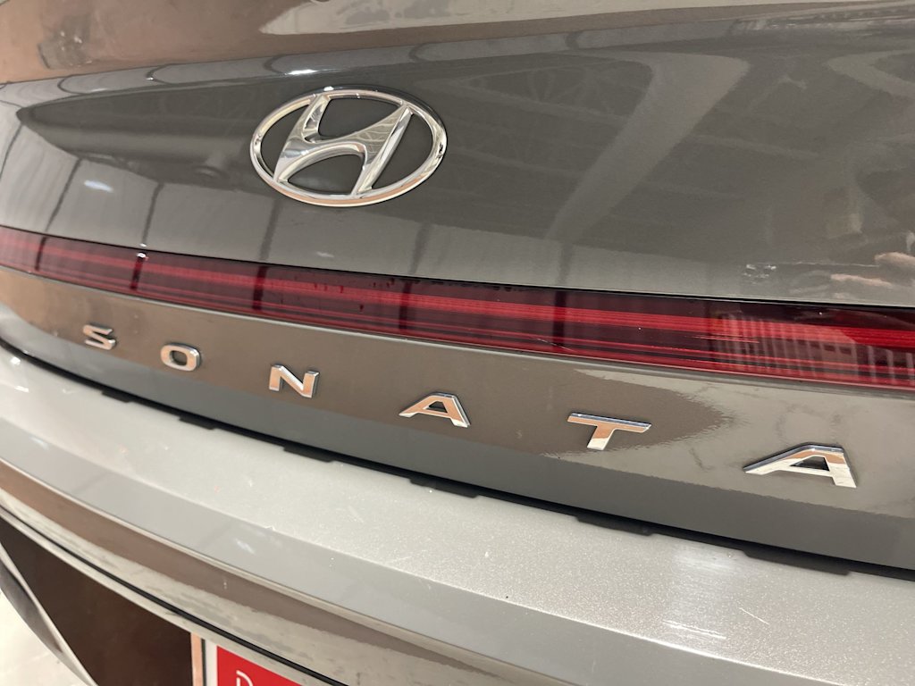 Thumbnail: 2023 Hyundai Sonata - 6