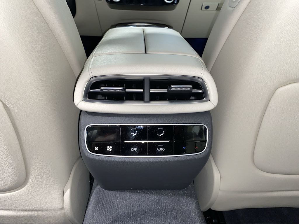 Thumbnail: 2022 Genesis G80 - 26