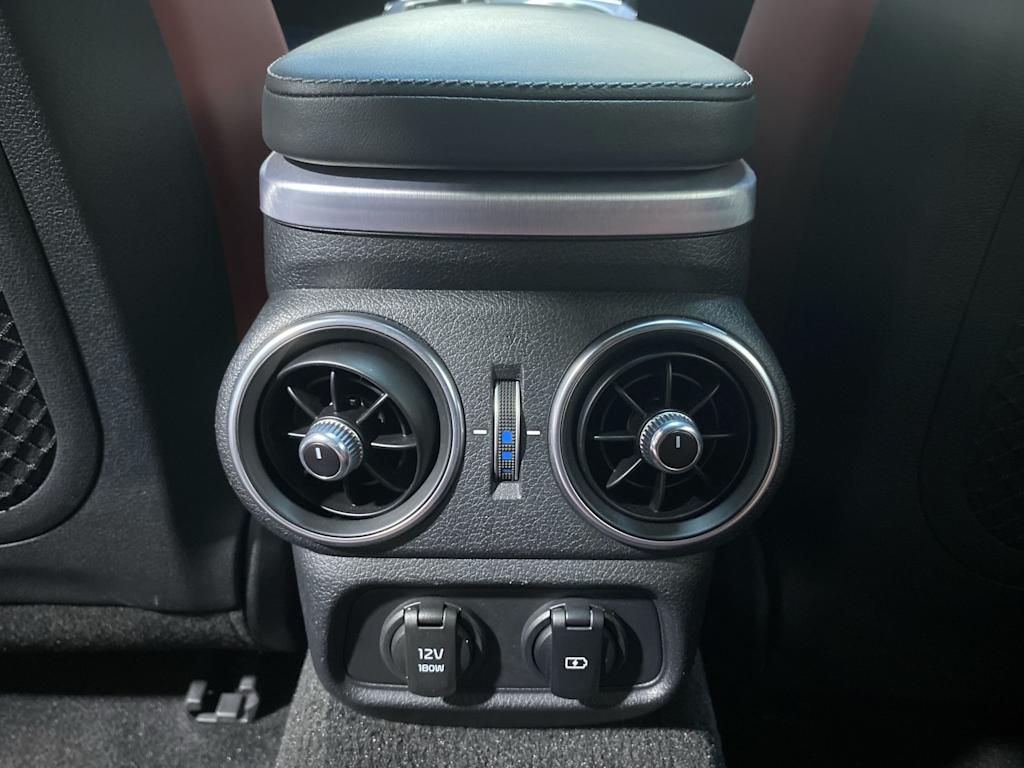 Thumbnail: 2022 Kia Stinger - 24