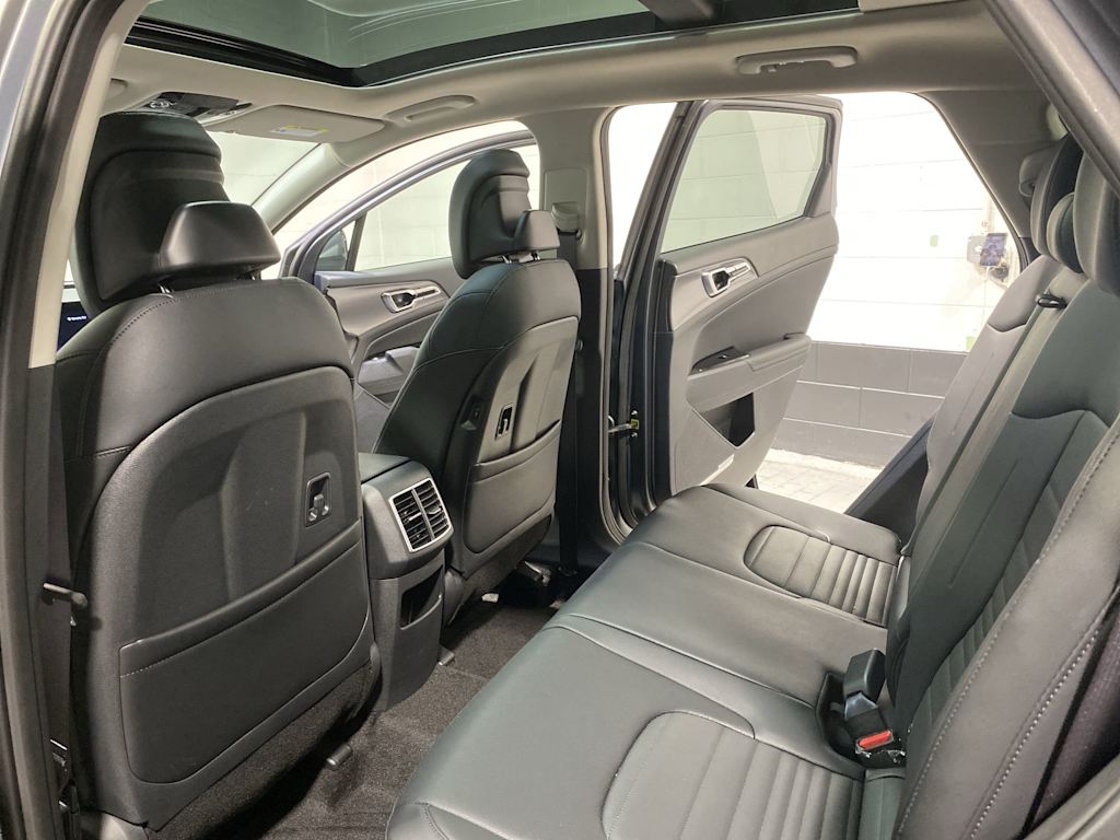 Thumbnail: 2025 Kia Sportage - 13