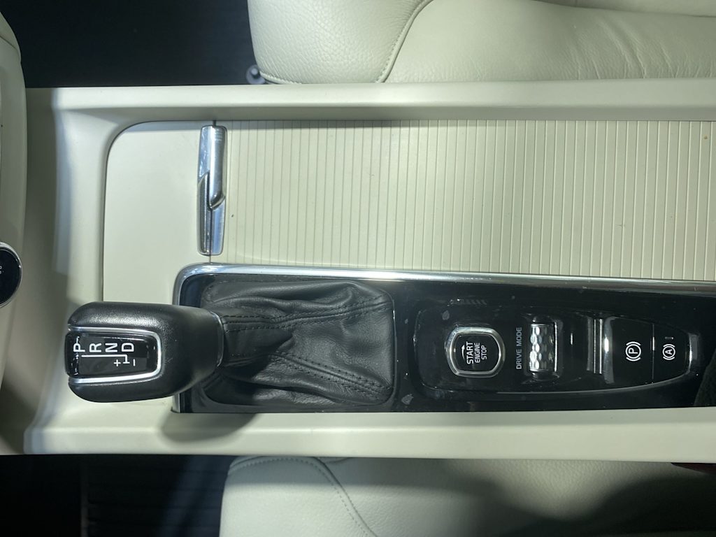 Thumbnail: 2019 Volvo XC60 - 19