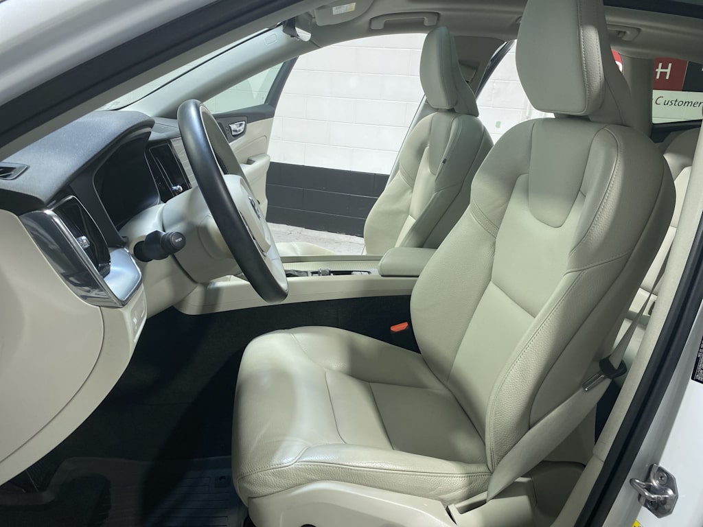 Thumbnail: 2019 Volvo XC60 - 11