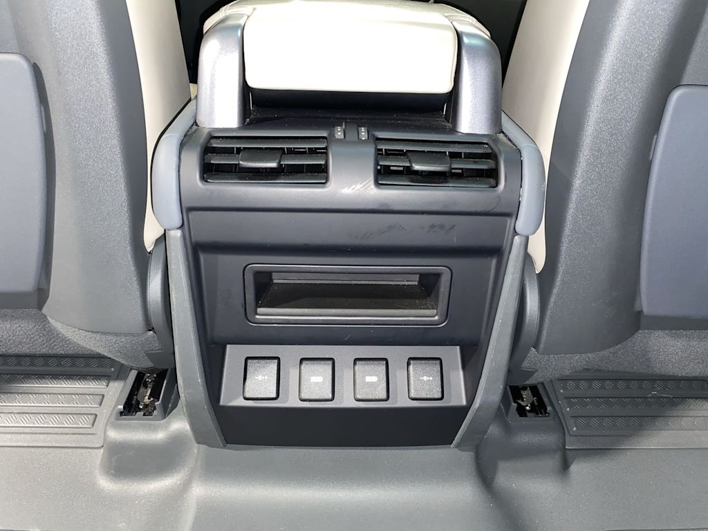 2020 Land Rover Defender 110 25